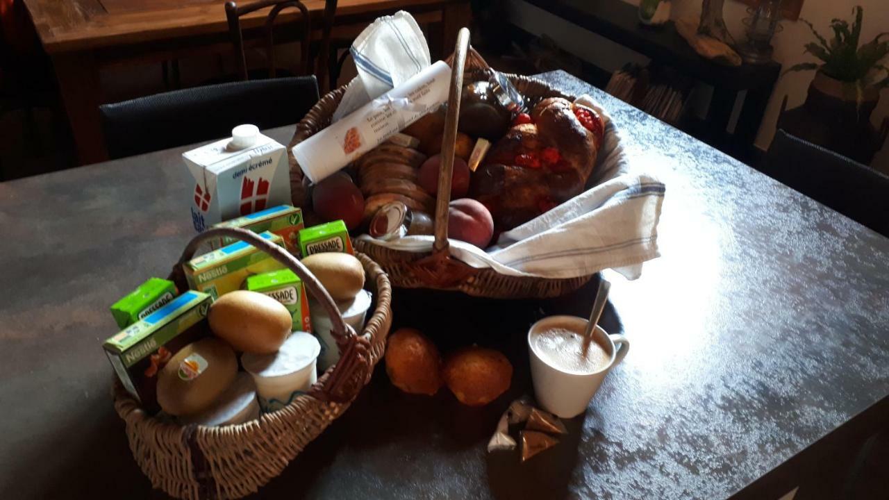 Gite Du Cafe Truchet Saint-Pancrace  Buitenkant foto